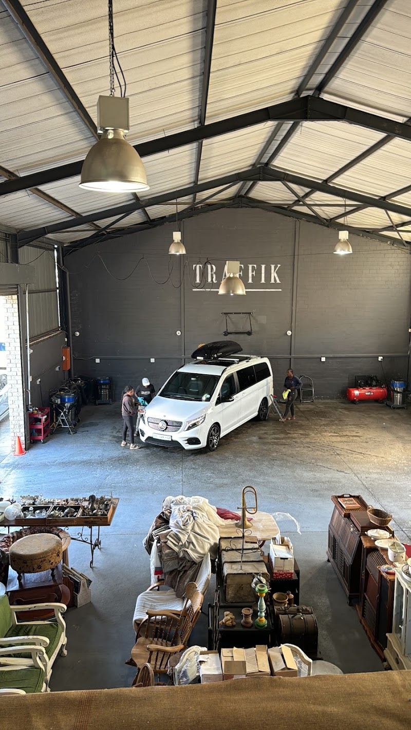 Traffik Car Wash - Photo 2